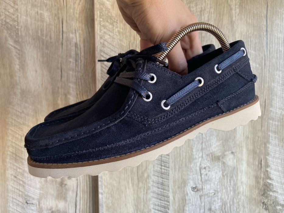 Чоловічі замшеві топсайдери clarks