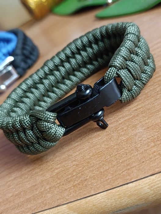 Bransoleta survival,z szeklą