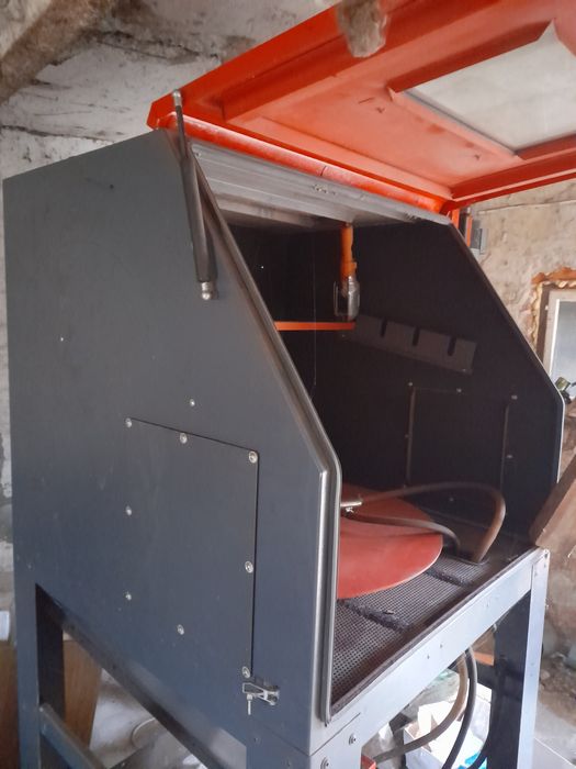 Piaskarka kabinowa 990l