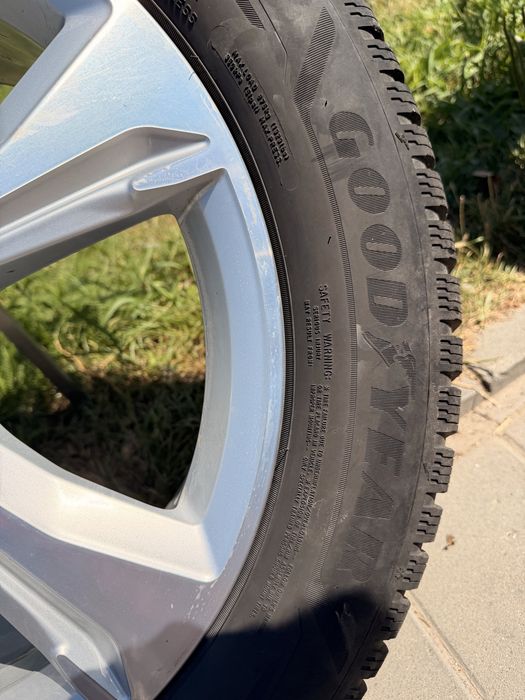 Диск з шиною  goodyear на audi q5