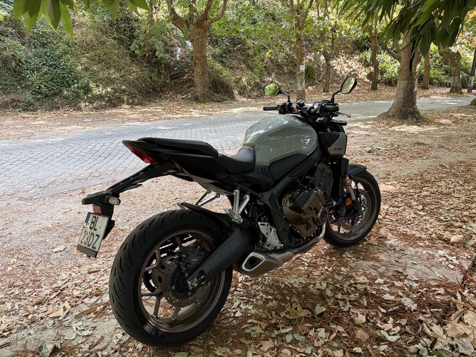 Honda CB650R E-Clutch 35kw 2024