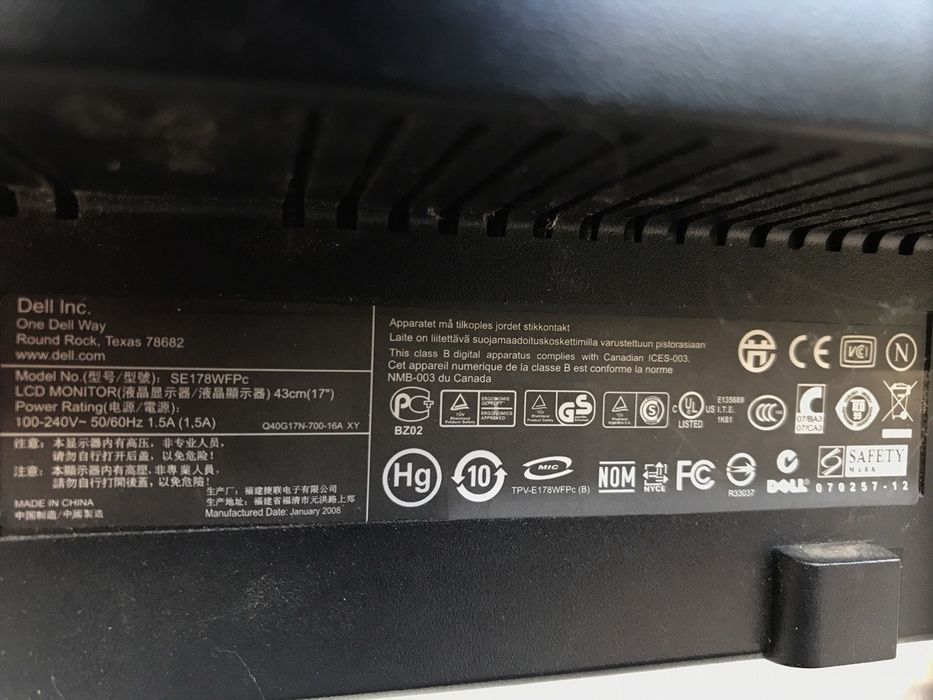 Монiтор Dell 17дюймiв