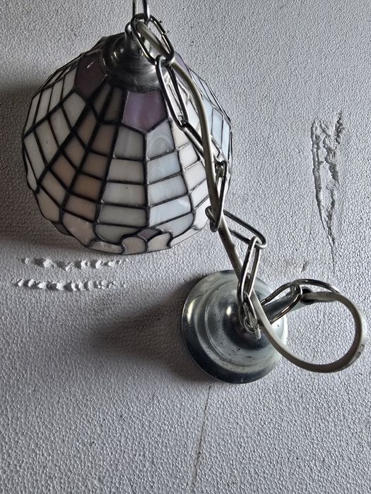 Mała wyszonca lampa