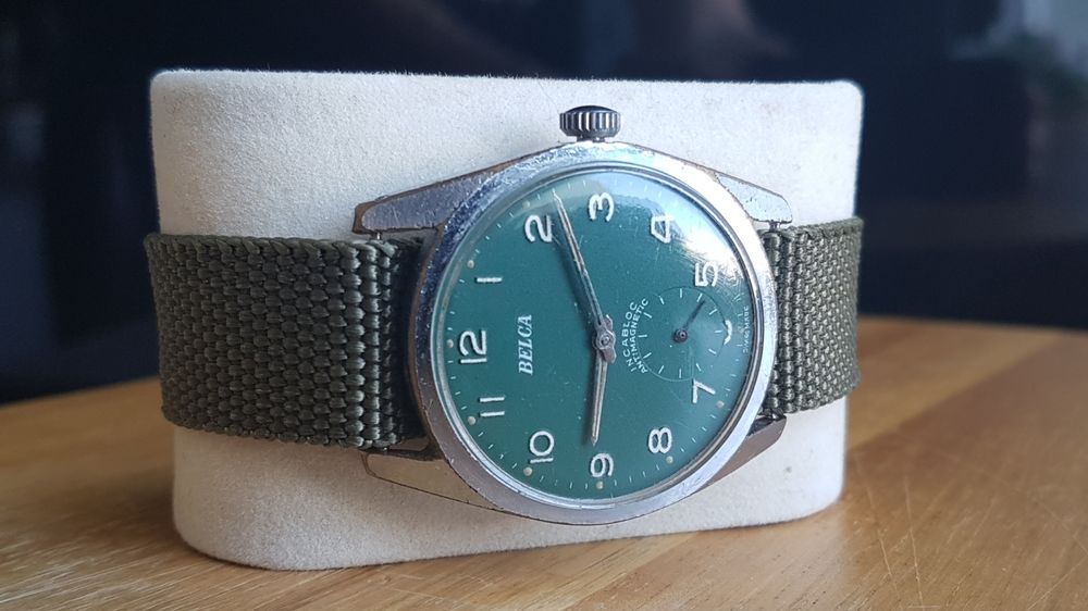 Zegarek vintage w stylu wojskowym