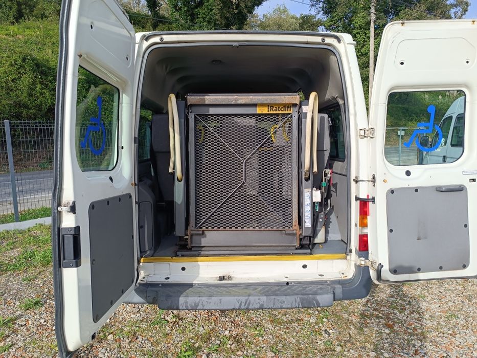 Aluguer carrinha 9 lugares e mobilidade reduzida