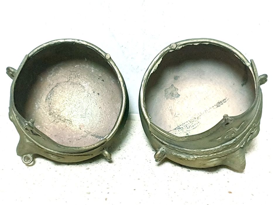 Taças / vasos asiáticas em bronze - Deusa Laxmi para incensos e planta