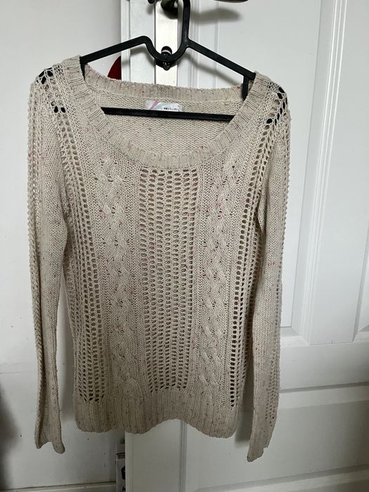 Sweter z dziurami rozmiar S