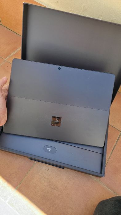 Microsoft Surface Pro, Snapdragon Elite
