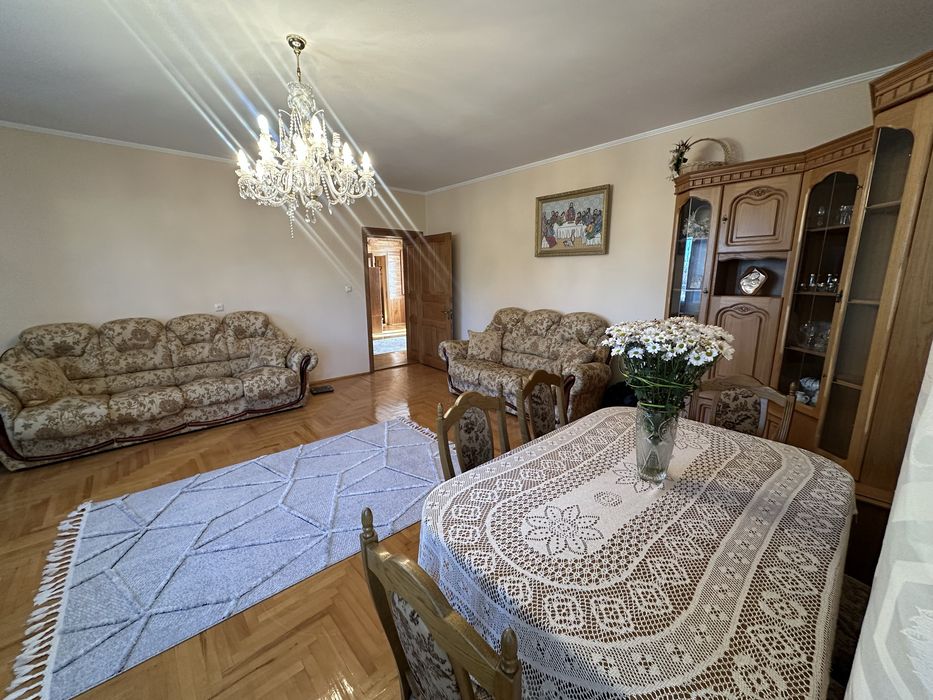 Терміновий продаж будинок з ремонтом все залишається ,ділянка 20 сотих