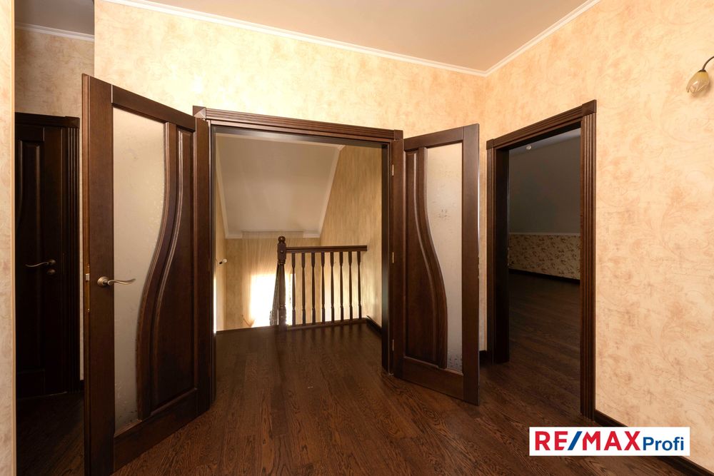 Готовий будинок 260 м2,  12 соток , с. Хотів (поруч Лісники, Чабани)