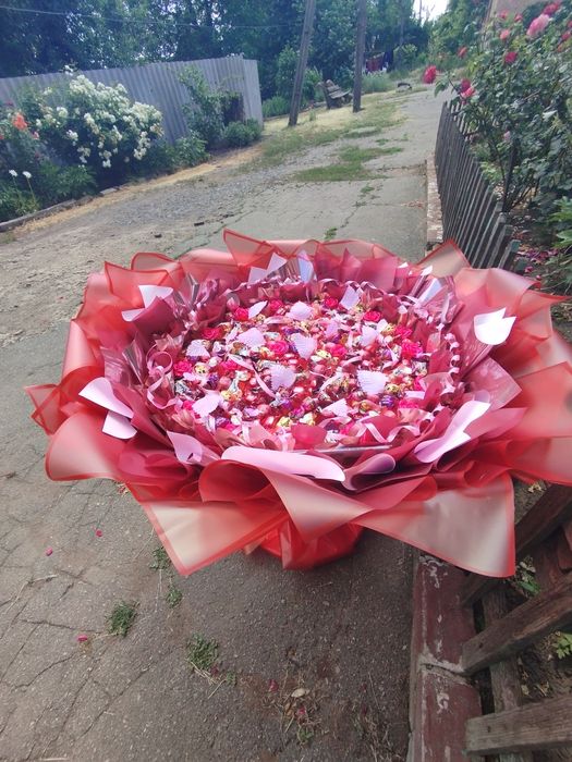 Солодкі букети з цукерок