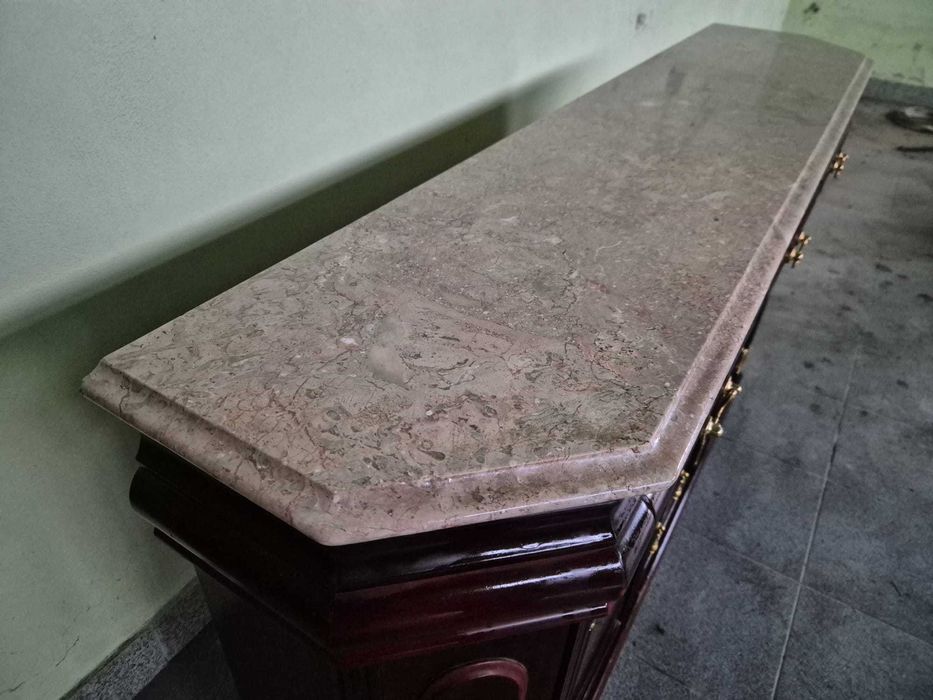 Consola de entrada com pedra trabalhada em madeira maciça