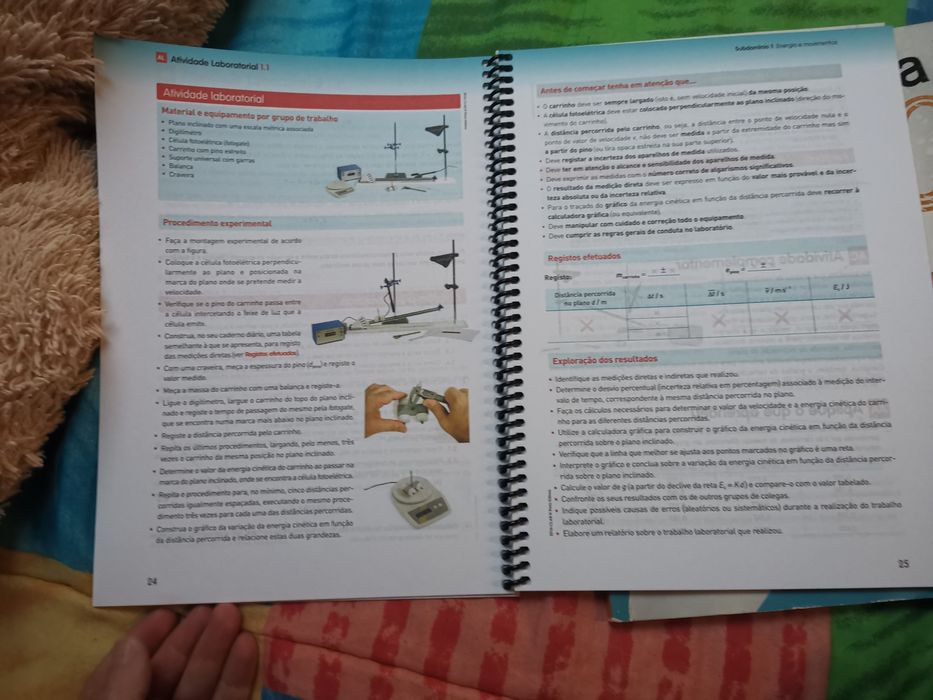 Caderno de atividades novo e de laboratório de Física de 10 ano