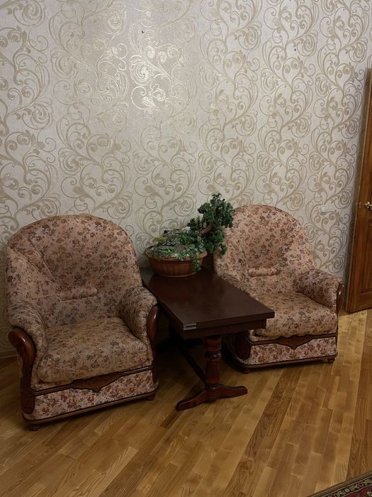 Продам диван та крісла