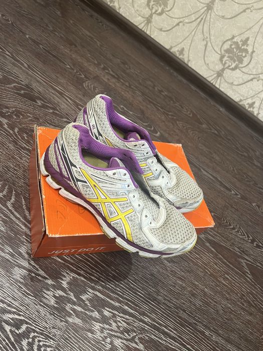 ASICS кроссовки фиолетово-жёлтые