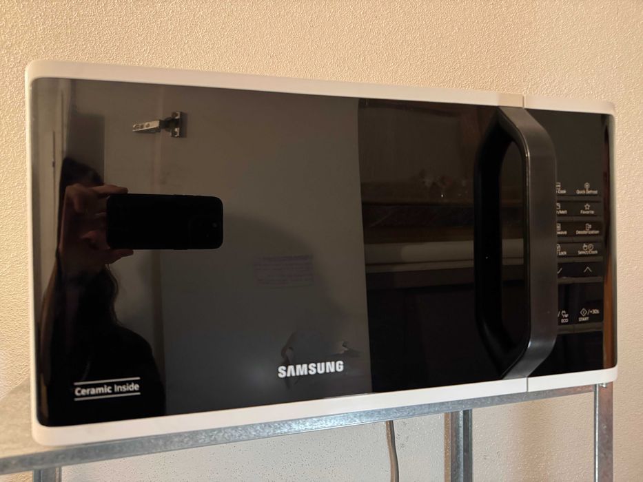 Micro-ondas SAMSUNG (23 L - Branco)