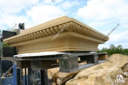 ~10~ Czapka słupowa, nakrywa słupa, daszek z piaskowca