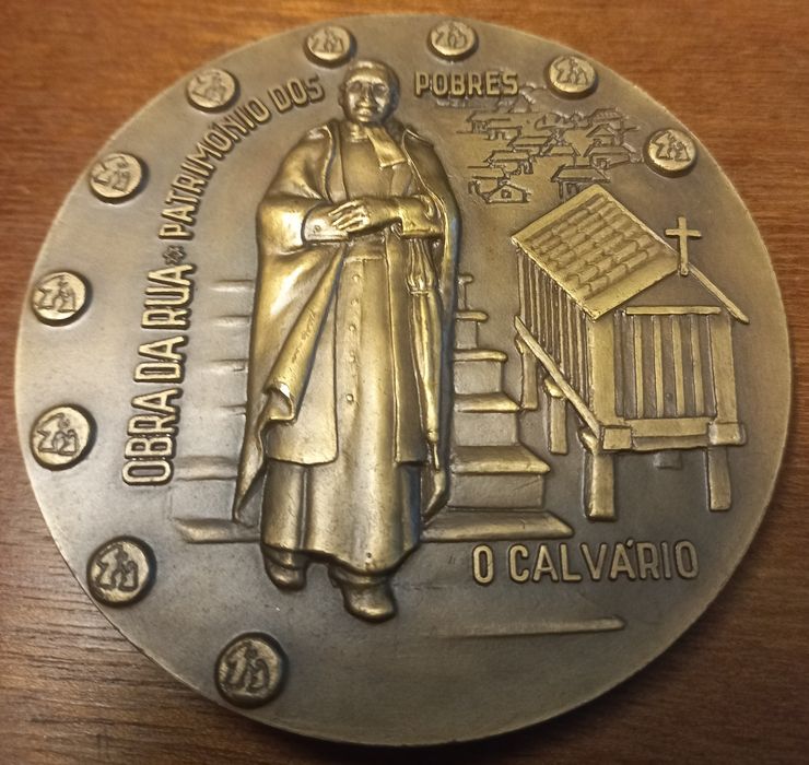 Medalha comemorativa do centenario do nascimento do Padre Américo
