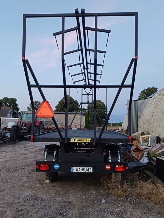 Przyczepa  do balotów słomy