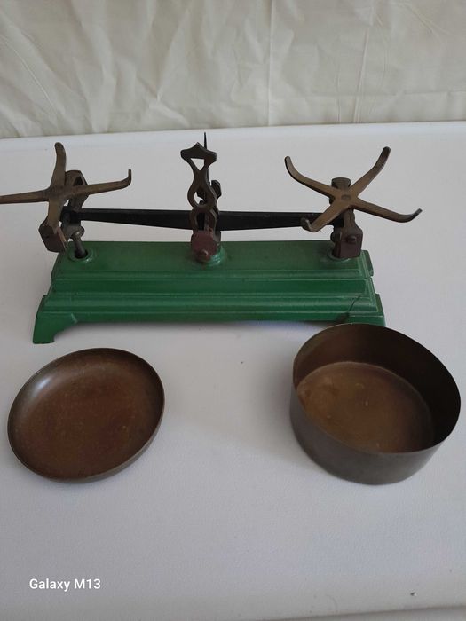 Balança pequena antiga