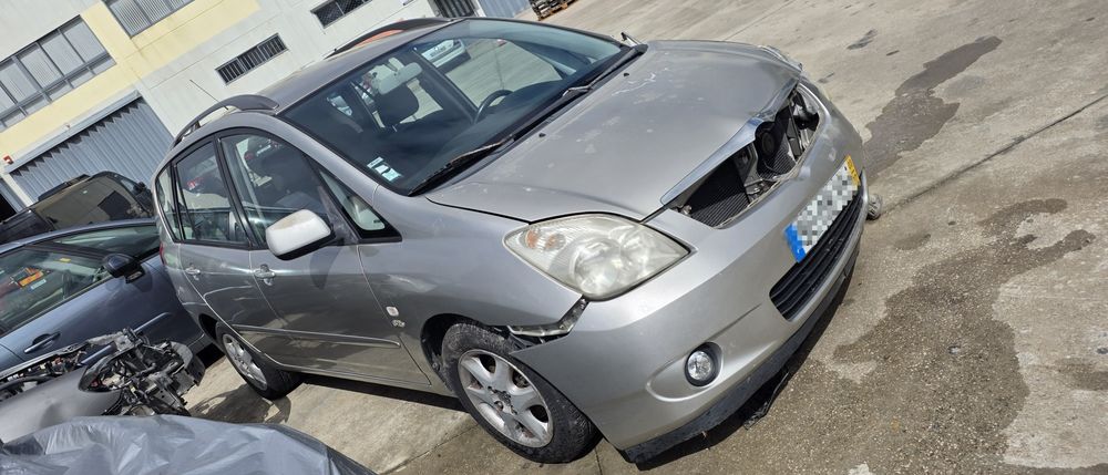 Toyota Corolla Verso 2.0 D4D de 2003 para peças