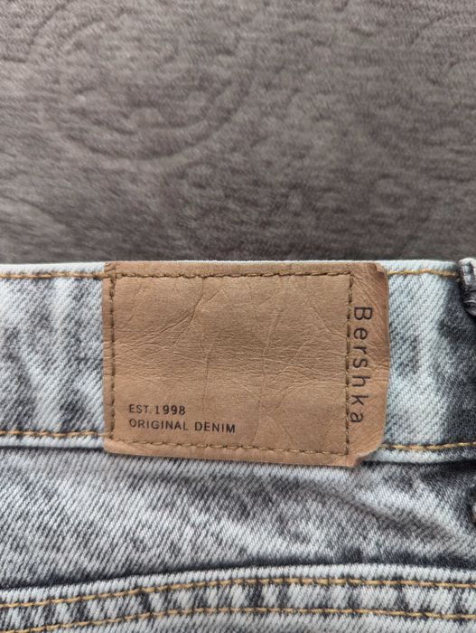 Джинси Mom's жіночі Bershka б/в
