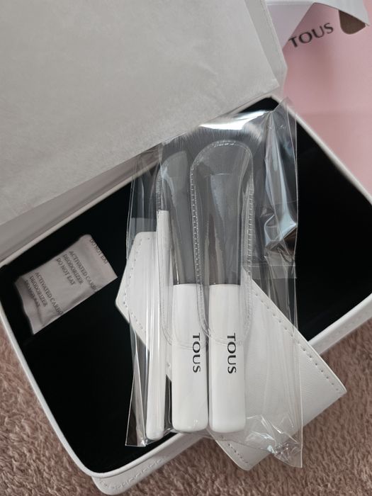 Kosmetyczka z pędzlami Tous Nowe