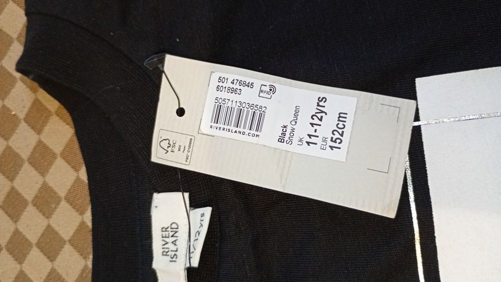 Святкова кофтинка чи футболка River Island  на  11-12 р.
