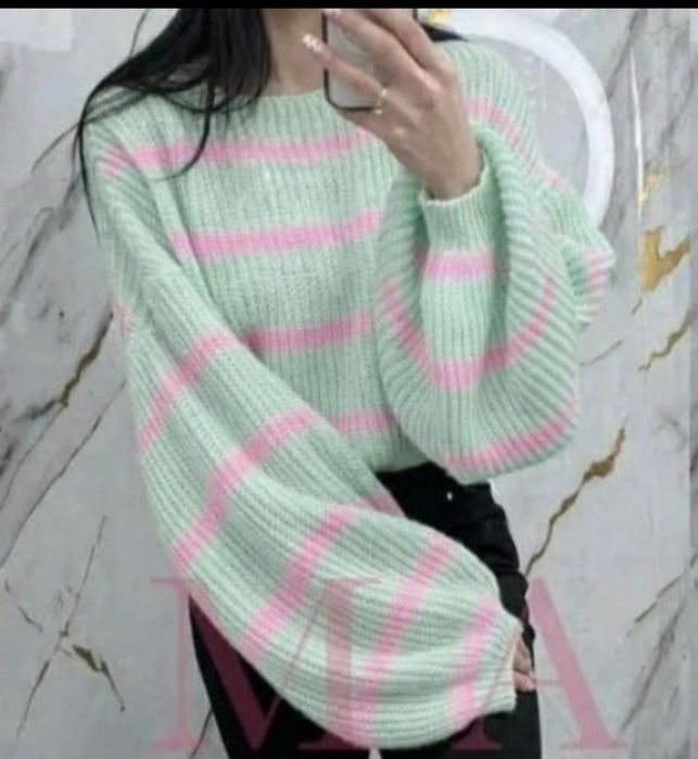 Sweterek paski mięta róż rozkloszowany rękaw dzwonek uni