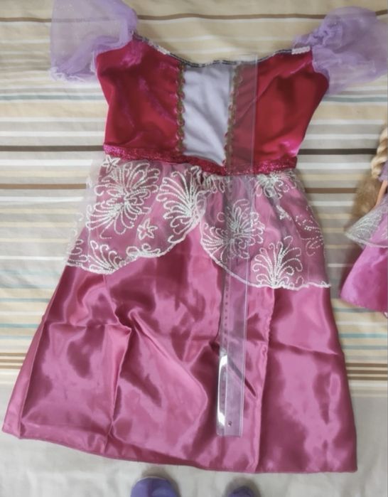 Fantasia princesa com boneca