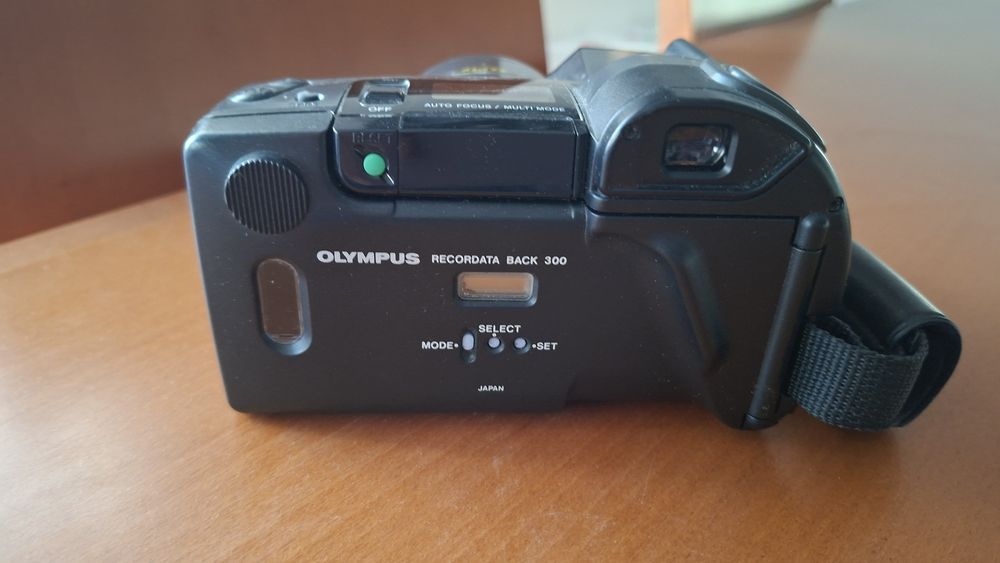 Máquina fotográfica rolo Olympus