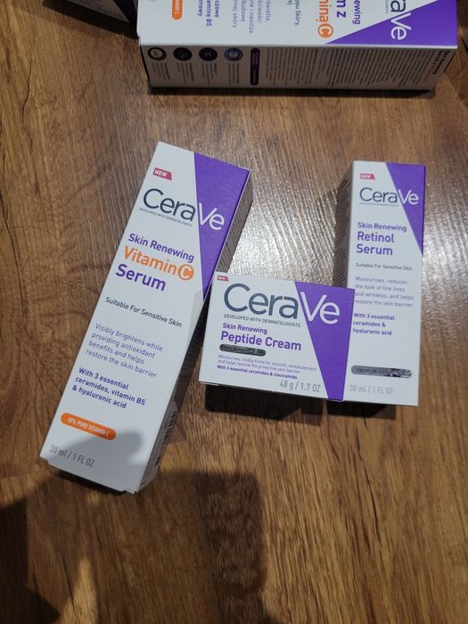CeraVe skin renewing Vitamin C serum, krem, serum z retinolem