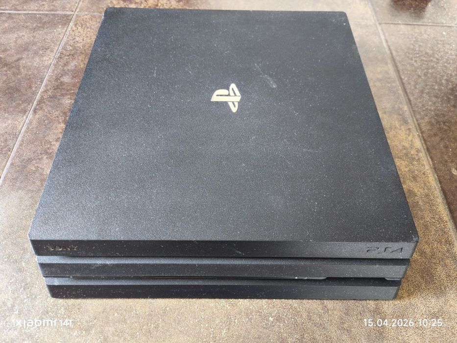 Ps 4 Pro 1tb plus gra
