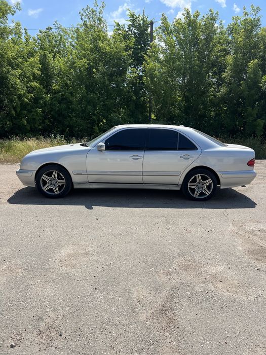 Mercedes Benz e class w210 2001 рік 2.6 газ бензин автомат