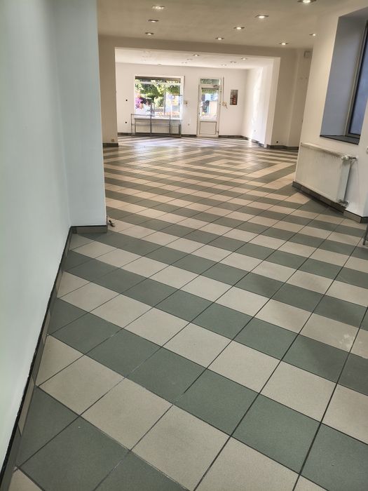 Lokal do wynajęcia 90m2 centrum Pniew
