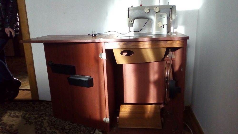 Швейна машинка Чайка