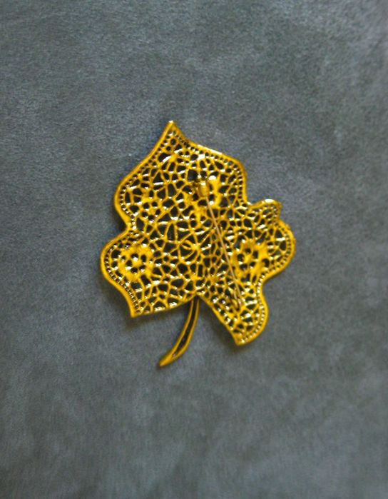 Alfinete / Broche / Pregadeira Folha em Filigrama NOVO