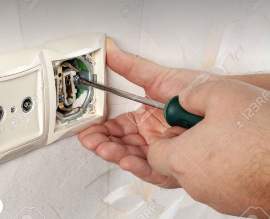 Peiquenas reparacoes ao seu Lar.  Electricista e  Canalizador