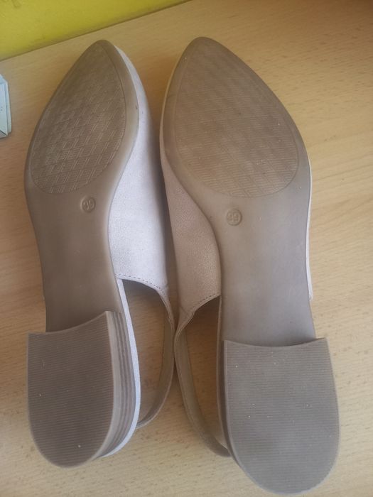 Baleriny zamszowe w stanie bardzo dobrym odbiór osobisty lub wysyłka p