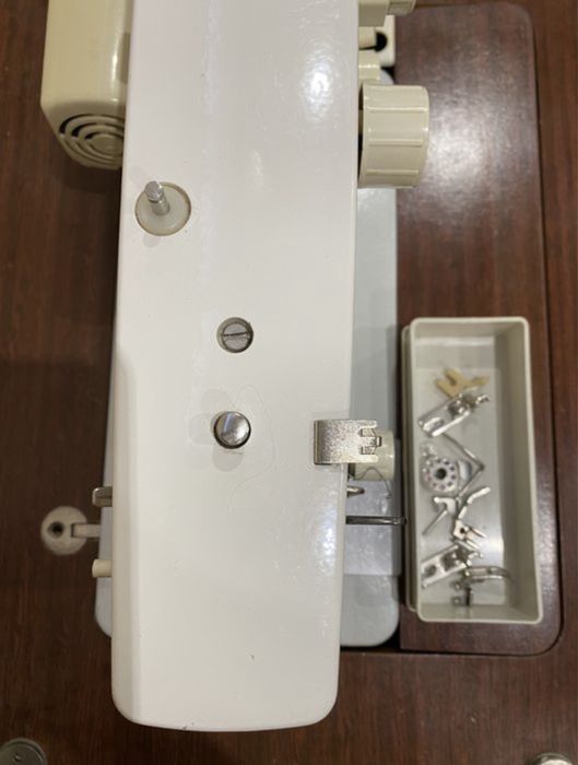 Машинка швейная Чайка с электроприводом