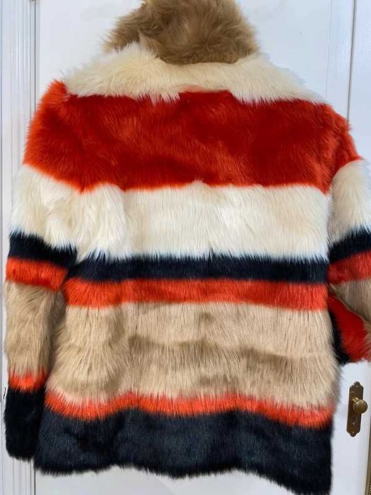 Casaco de pelo às riscas