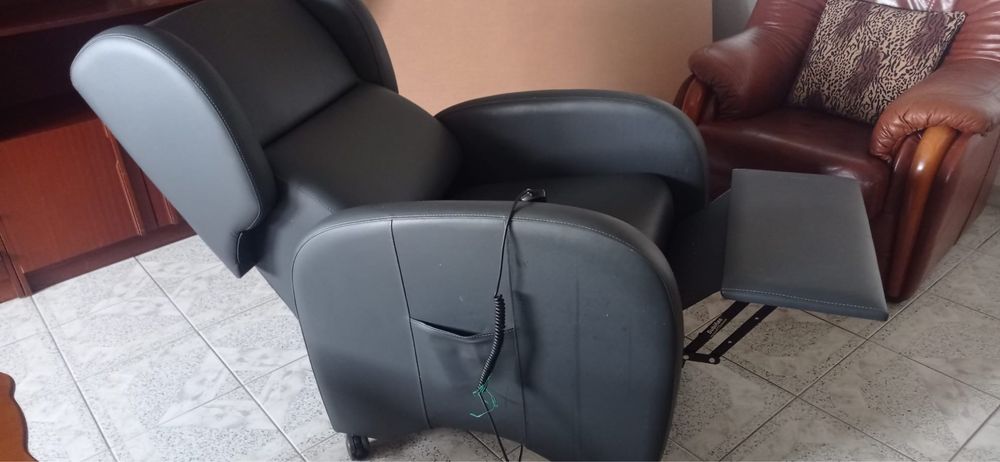 Cadeirão electrico em pele