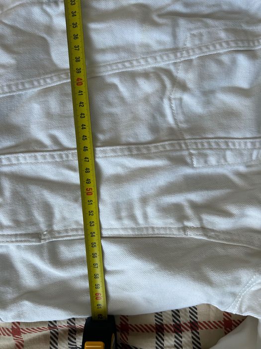 Біла куртка джинсова від H&M (DIVIDED)