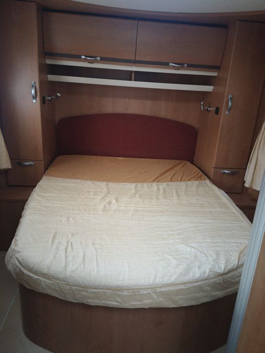 Vendo Autocarava integral de cama central