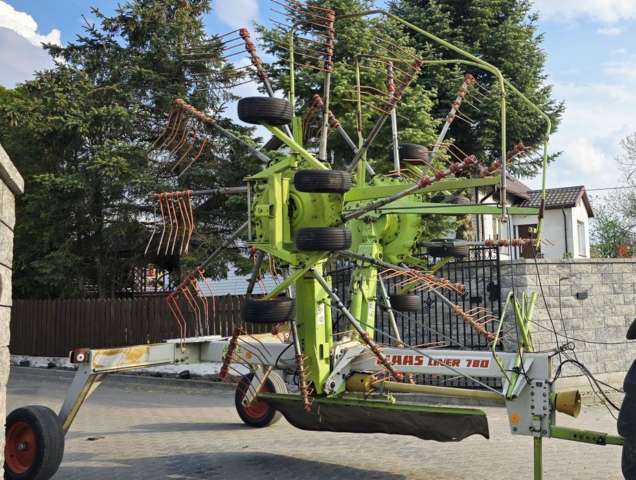 Zgrabiarka 2 karuzelowa Claas Liner 780