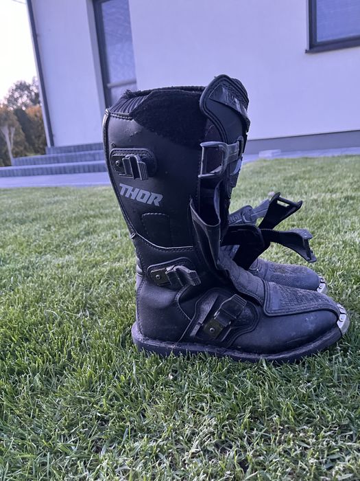 Buty motocrossowe THOR – solidne, używane, gotowe do jazdy