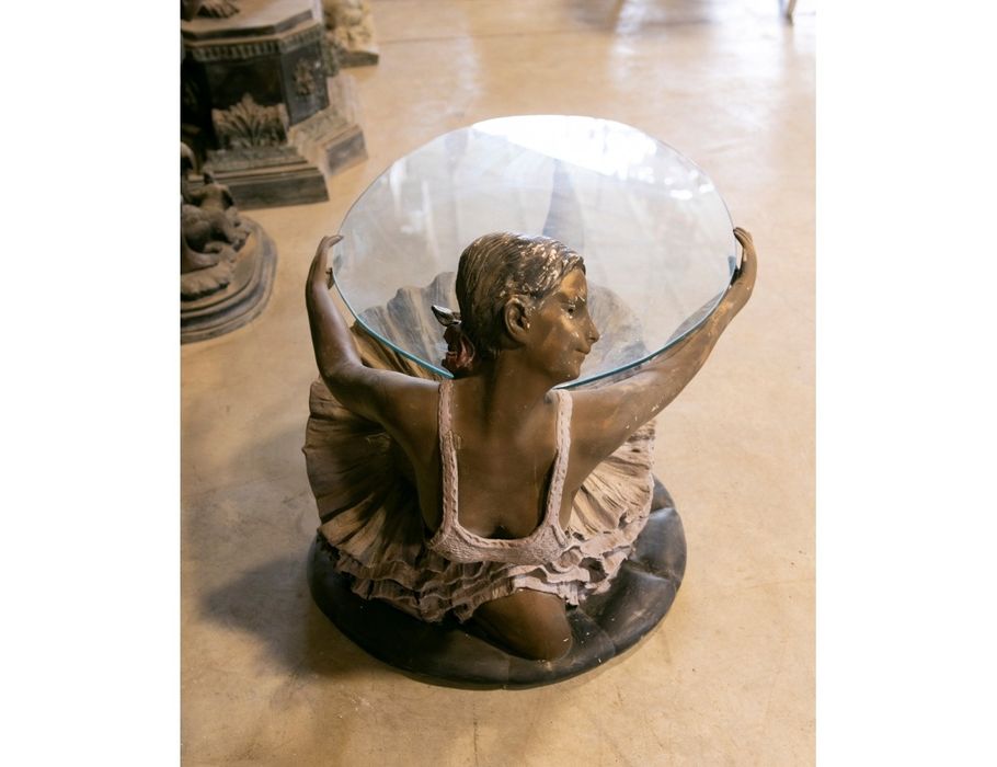 Mesa bailarina em bronze