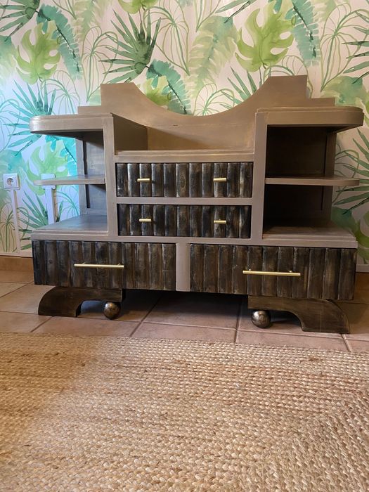 Comoda antiga de madeira