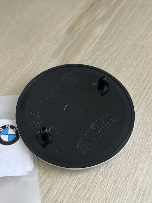 Emblemat znaczek logo przód BMW