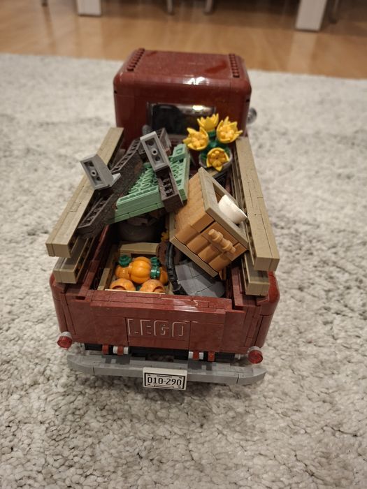 Lego pickup truck